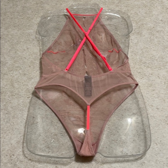 BNWOT VICTORIA’S SECRET BLUSH LACE BODYSUIT - Picture 2 of 4